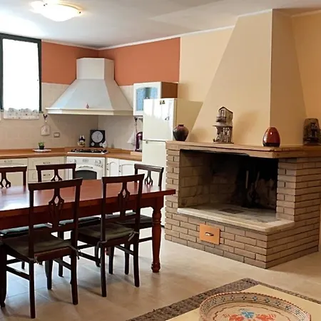 A Due Passi Dalla Citta *